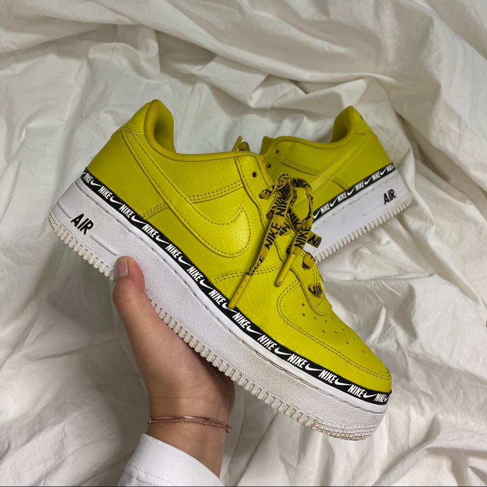 Wmns Air Force 1 Low SE Premium
